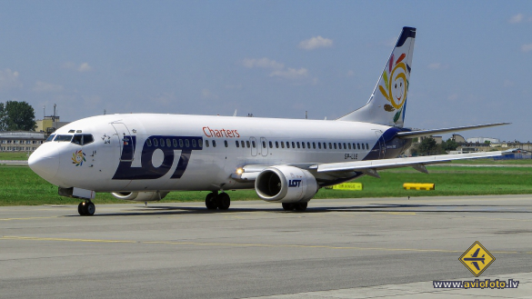 Boeing 737-45D